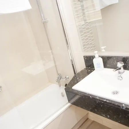 Alameda Hotell 2*