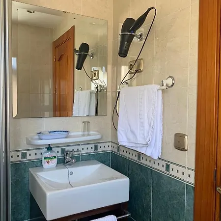Alameda Hotel 2*